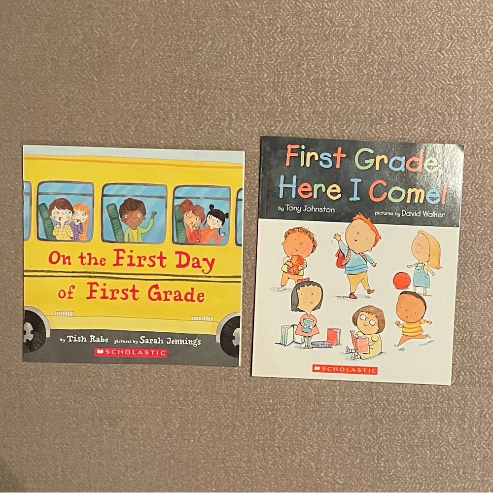 SCHOLATIC FIRST GRADE BOOK SET